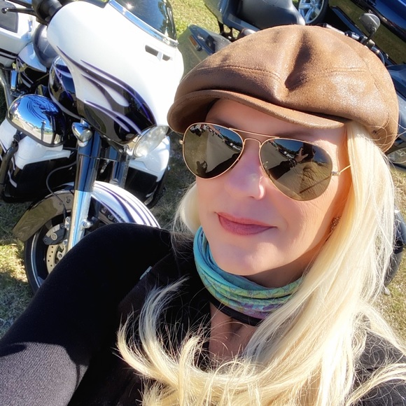 Meet your Posher, Bad Betty - Picture 1 of 16